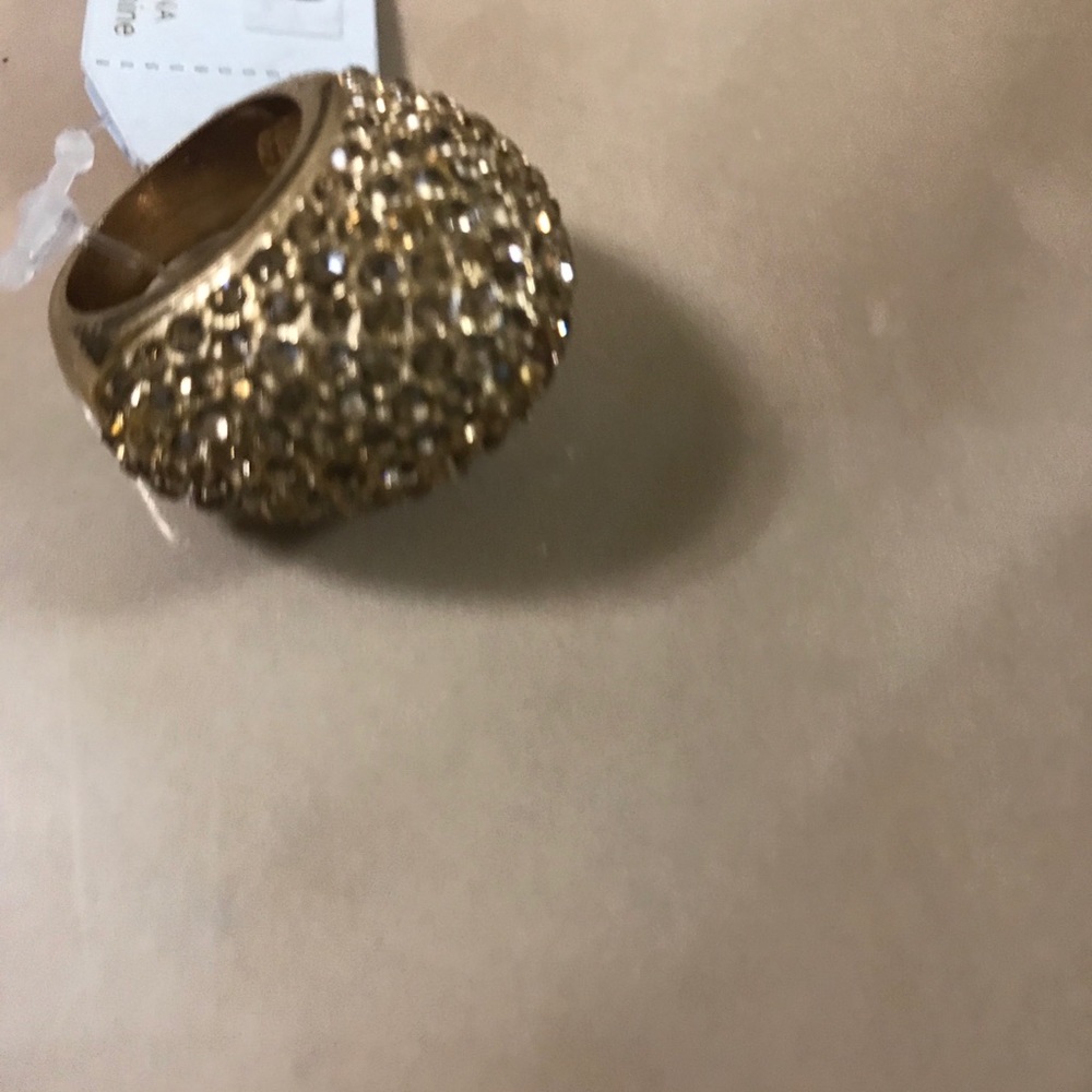 New ring - Picture 4 of 7